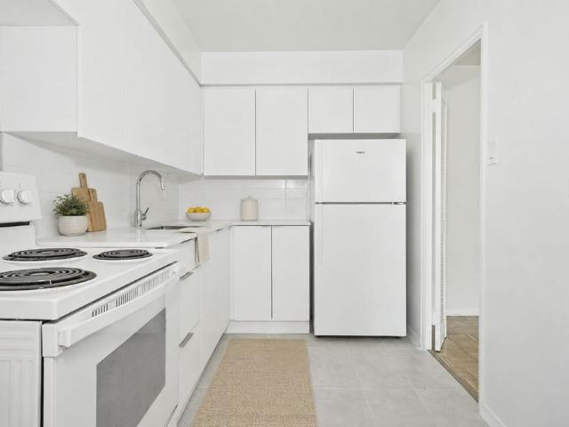 For Lease 33 Erskine Avenue Unit# 308, Toronto, Ontario