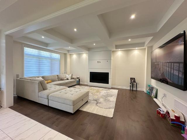 For Lease 33 Fair Winds Lane, East Gwillimbury, Ontario