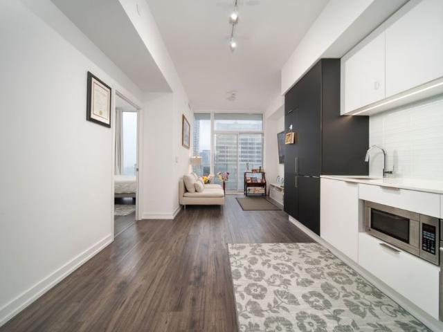For Lease 33 Helendale Avenue Unit# 2607, Toronto, Ontario