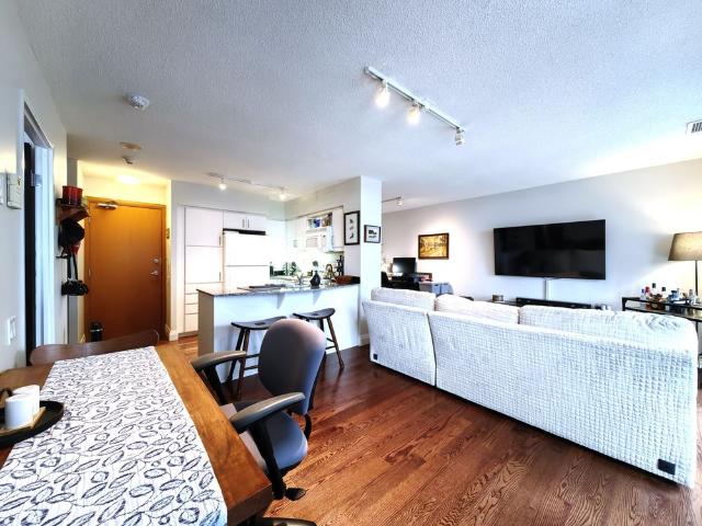 For Lease 33 Sheppard Avenue Unit# 2007, Toronto, Ontario