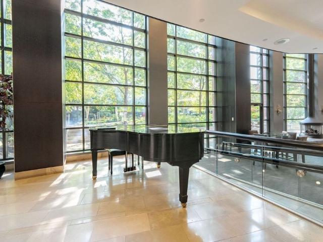 For Lease 33 Sheppard Avenue Unit# 2010, Toronto, Ontario