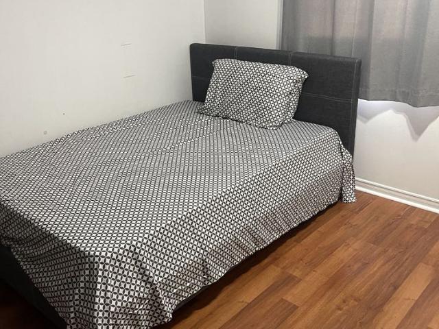 For Lease 33 Phair Crescent Unit# Room 2, London South, Ontario