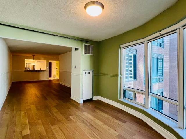 For Lease 33 University Avenue Unit# 1902, Toronto, Ontario