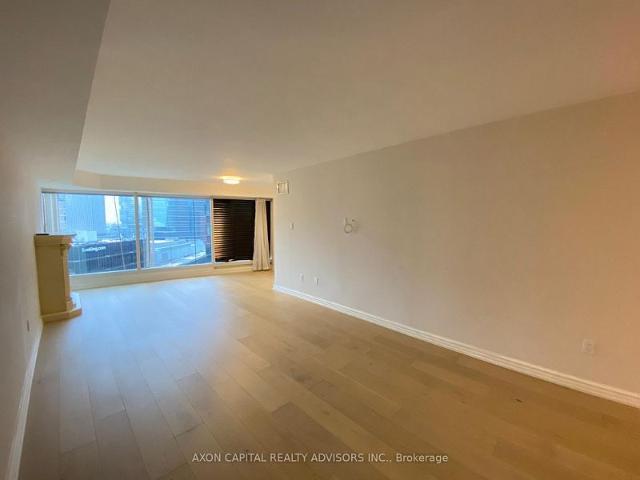 For Lease 33 University Avenue Unit# 2307, Toronto, Ontario