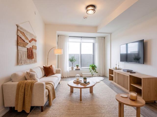 For Lease 345 Wheat Boom Drive Unit# 906, Oakville, Ontario