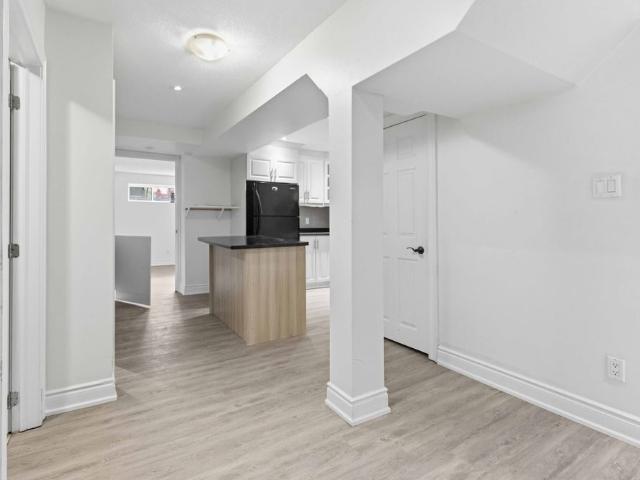 For Lease 3438 The Credit Woodlands Road, Mississauga, Ontario