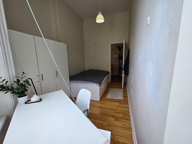 For Lease 34 Ross Street Unit# 1A, Toronto, Ontario