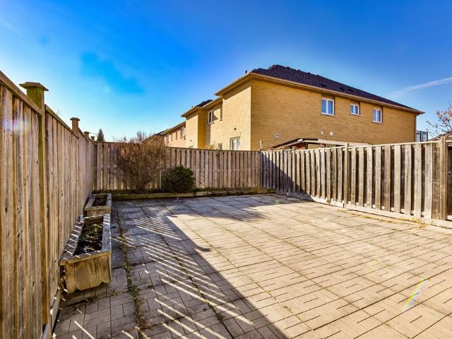 For Lease 354 Oaktree Circle, Mississauga, Ontario