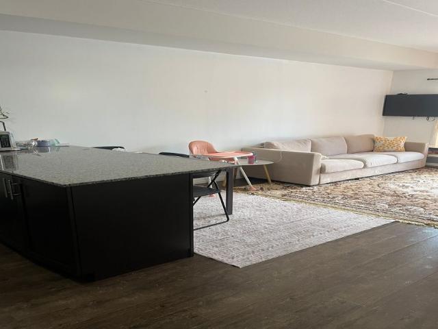 For Lease 35 Kingsbury Square Unit# 217, Guelph, Ontario