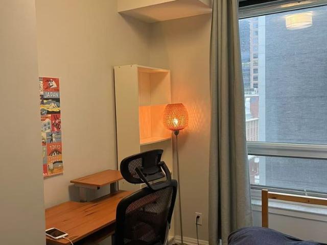 For Lease 35 Hayden Street Unit# 911, Toronto, Ontario