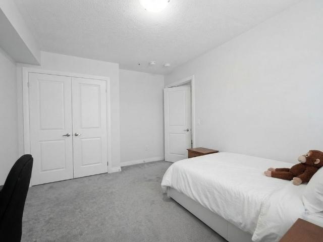 For Lease 35 Landolfi Way, Bradford West Gwillimbury, Ontario