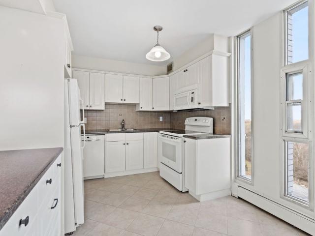 For Lease 35 TOWERING HEIGHTS Boulevard Unit# 1003, St. Catharines, Ontario
