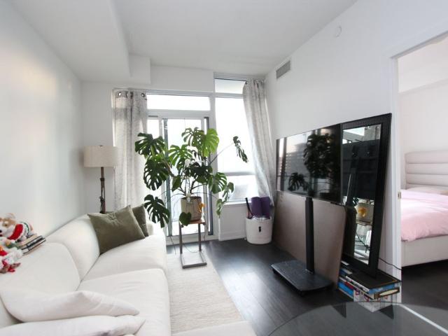 For Lease 365 Church Street Unit# 2702, Toronto, Ontario