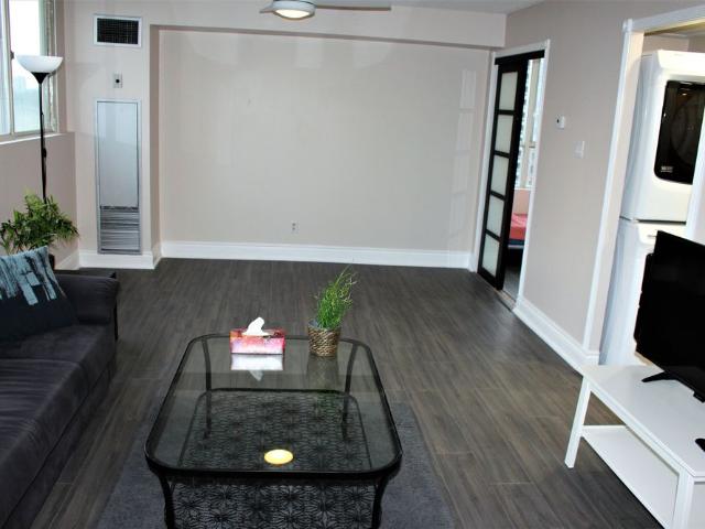 For Lease 3695 Kaneff Crescent Unit# 1411, Mississauga, Ontario