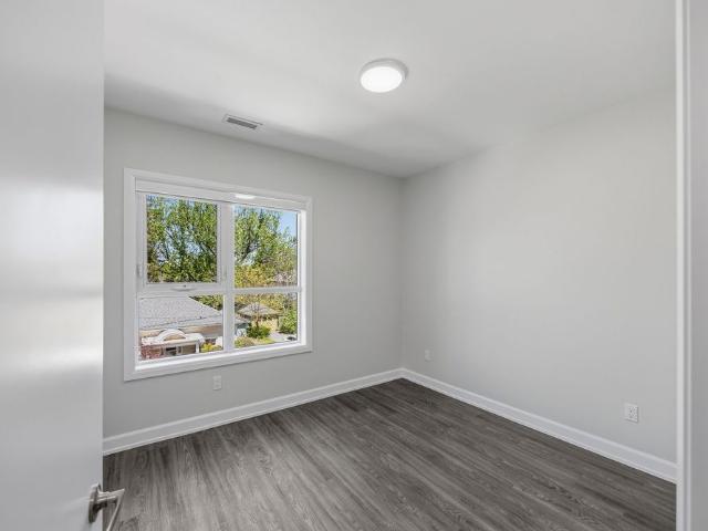 For Lease 369 Hunter Street Unit# 104, Peterborough, Ontario