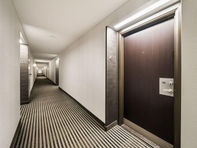 For Lease 360 Bloor Street Unit# 411, Toronto, Ontario