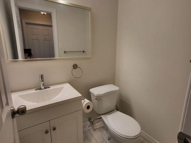 For Lease 36 Cambridge Crescent Unit# Main, Bradford West Gwillimbury, Ontario