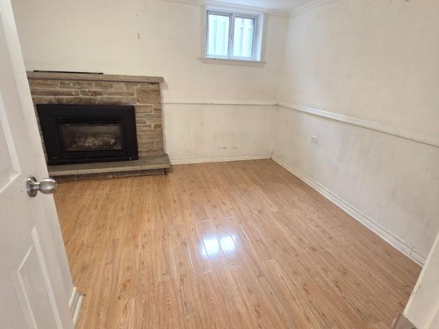 For Lease 36 Roundwood Court, Toronto, Ontario