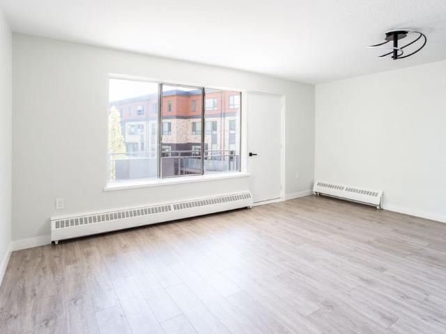 For Lease 371 Lakeshore Road Unit# 205, Mississauga, Ontario