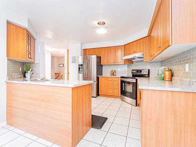 For Lease 37 Charleswood Circle, Brampton, Ontario