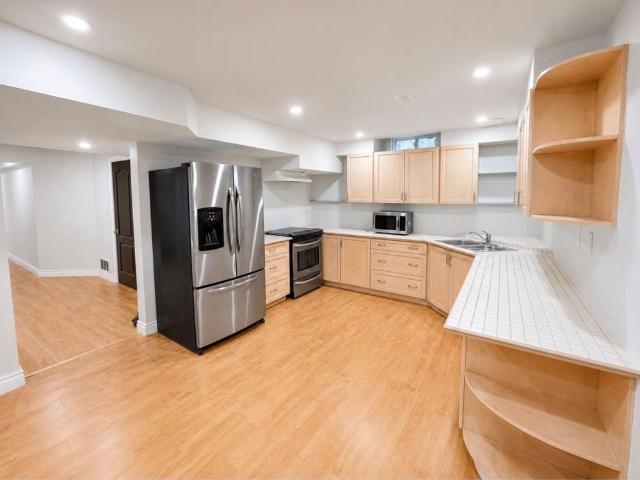For Lease 37 Newbridge Avenue, Richmond Hill, Ontario