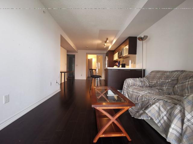 For Lease 386 Yonge Street Unit# 1809, Toronto, Ontario
