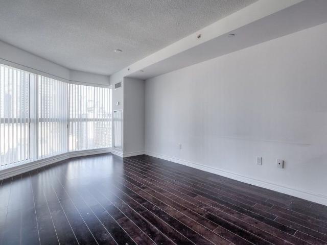 For Lease 386 Yonge Street Unit# 1816, Toronto, Ontario