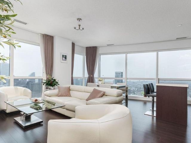 For Lease 386 Yonge Street Unit# 5610, Toronto, Ontario
