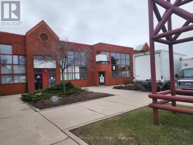 For lease: 38 5100 SOUTH SERVICE ROAD, Burlington Mountains.