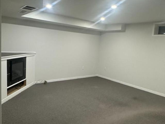 For Lease 38 Gateway Court, Whitby, Ontario