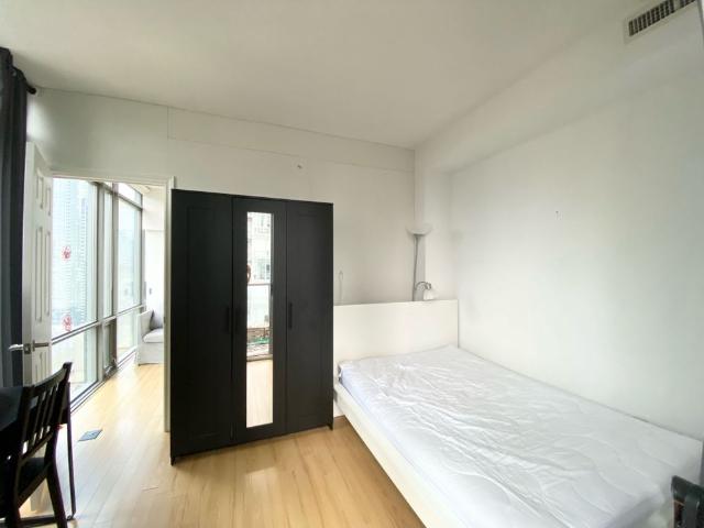For Lease 38 Grenville Street Unit# 2908, Toronto, Ontario