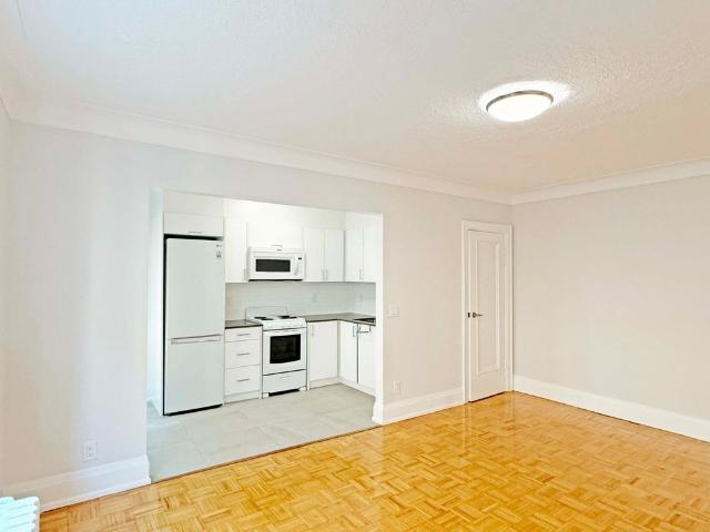 For Lease 394 Avenue Road Unit# 406, Toronto, Ontario
