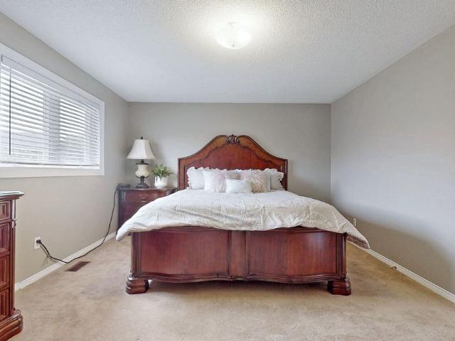 For Lease 399 Flanagan Ct Flagstone Way, Newmarket, Ontario