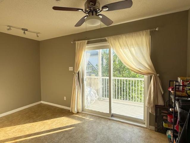 For Lease 390 CROWNRIDGE Drive, Kanata, Ontario