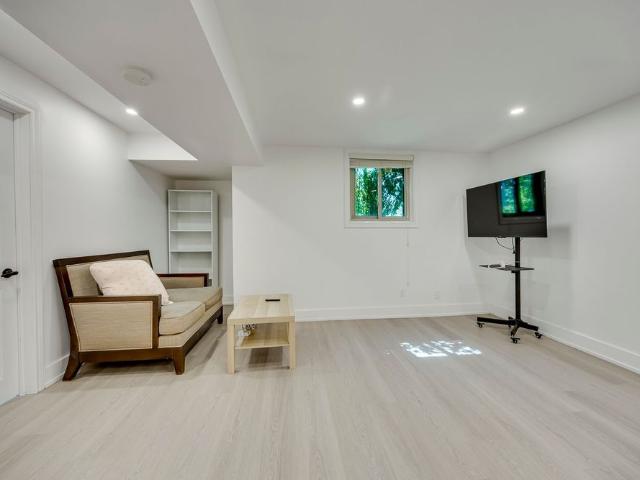 For Lease 392 Carrier Lane, Oakville, Ontario