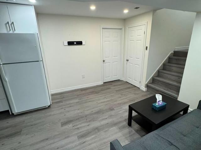 For Lease 39 Crown Crescent Unit# Basement, Bradford West Gwillimbury, Ontario
