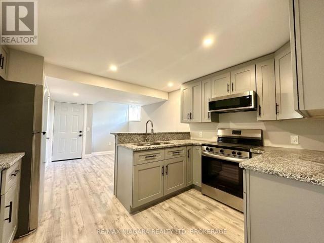 For Lease 39 Grove Avenue Unit# LOWER, St. Catharines, Ontario