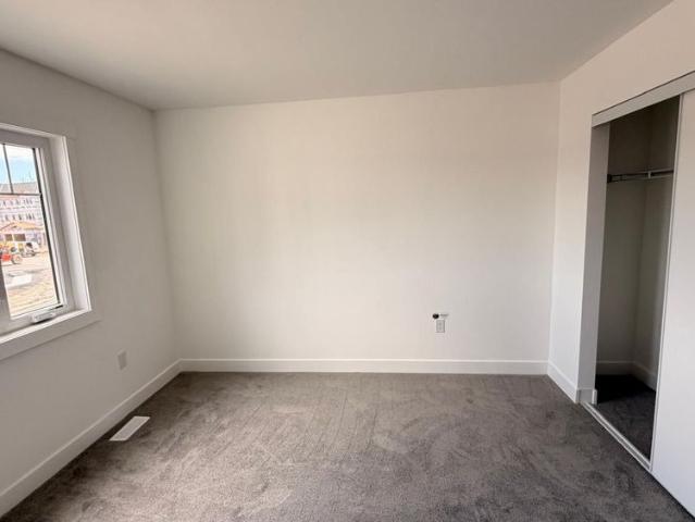 For Lease 7 Flan Boulevard, Barrie, Ontario