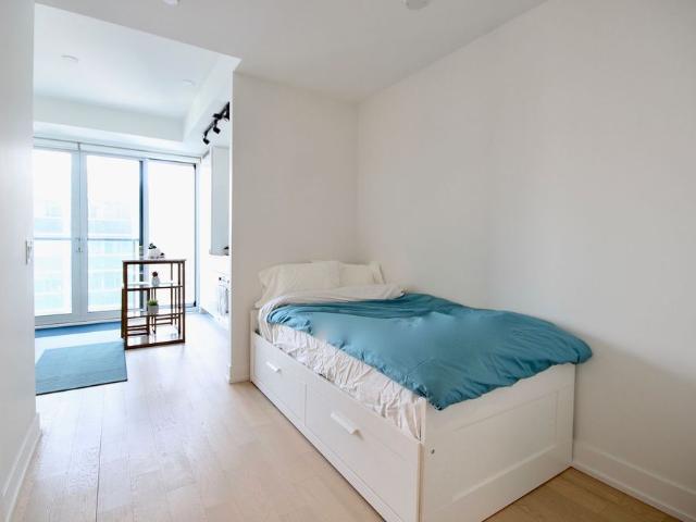 For Lease 7 Grenville Street Unit# 2108, Toronto, Ontario