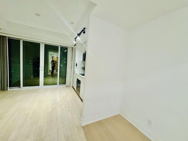 For Lease 7 Grenville Street Unit# 3808, Toronto, Ontario