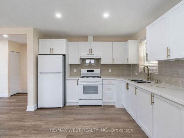 For Lease 7 Highland Hill, Toronto, Ontario