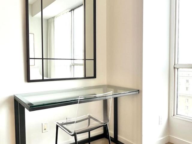 For Lease 7 King Street Unit# 2002, Toronto, Ontario