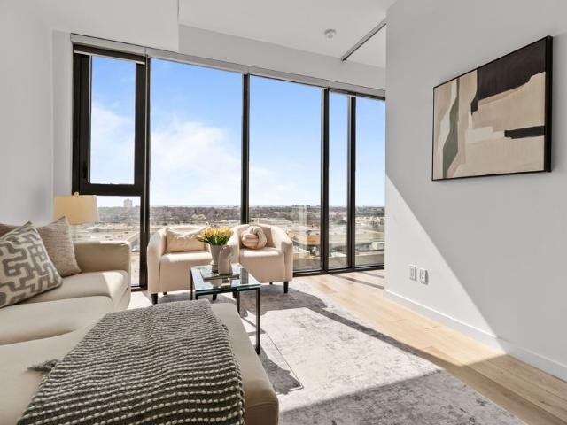 For Lease 7 Smith Crescent Unit# 813, Toronto, Ontario