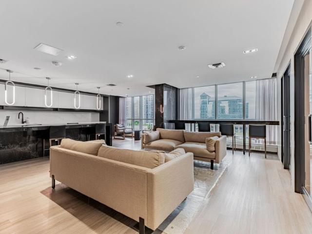 For Lease 4065 Confederation Parkway Unit# 2107, Mississauga, Ontario