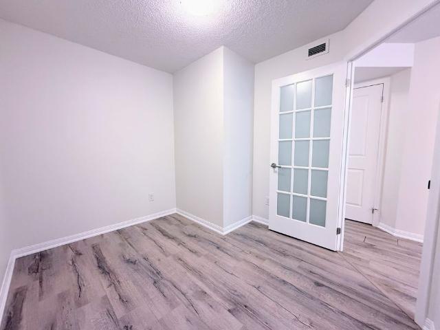 For Lease 400 Adelaide Street Unit# #702, Toronto, Ontario