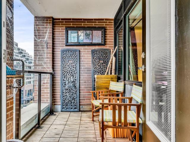 For Lease 400 Wellington Street Unit# 807, Toronto, Ontario