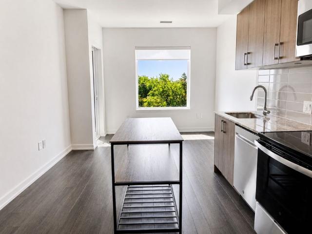 For Lease 4010 Eglinton Avenue Unit# 424, Toronto, Ontario