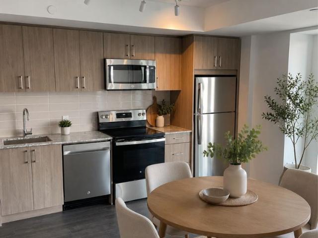 For Lease 4010 Eglinton Avenue Unit# 1421, Toronto, Ontario