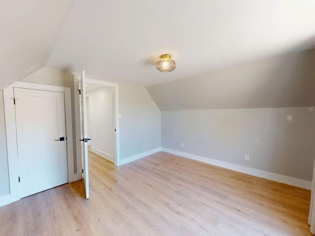 For Lease 40 Alexander Street, Toronto, Ontario
