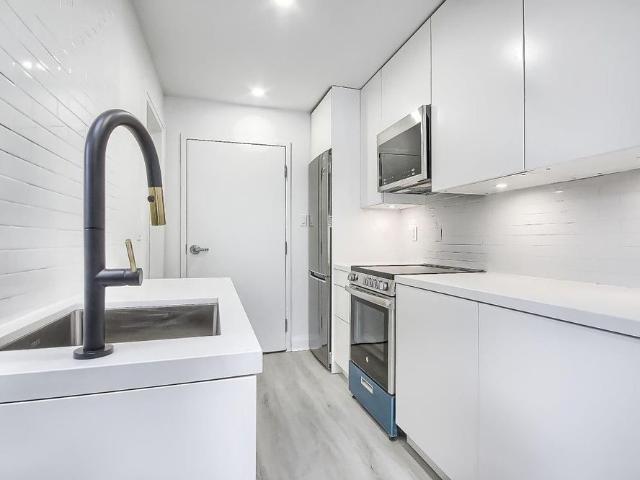 For Lease 415 Dundas Street Unit# 2, Toronto, Ontario
